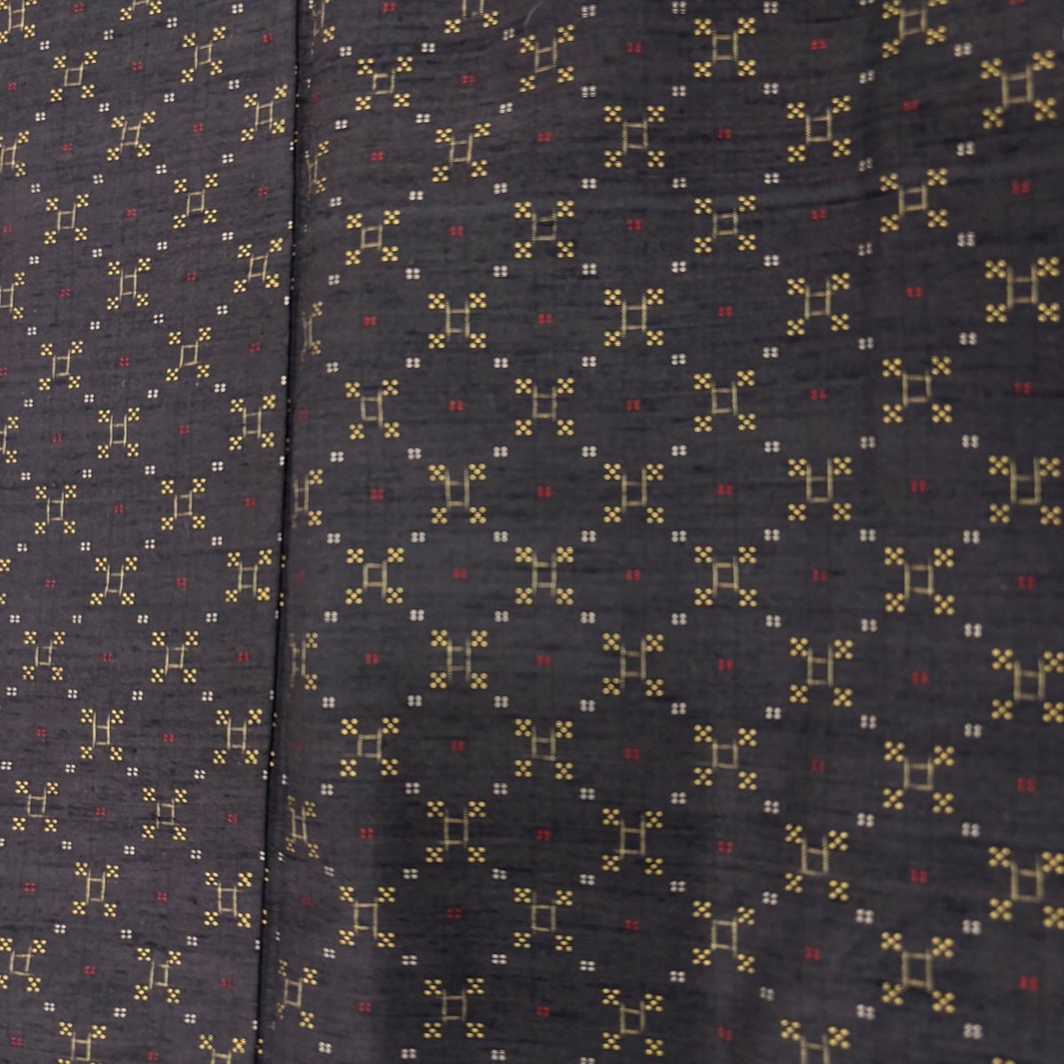 美品】 紬 身丈163.5cm 裄丈65cm M 袷 バチ衿 証紙あり 斜め格子