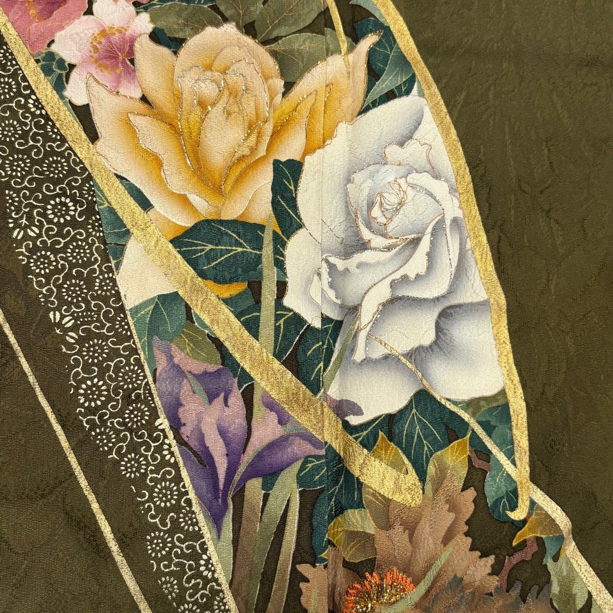 振袖 身丈164.5cm 裄丈65cm M 袷 草花 箔 金彩 茶緑色 正絹 秀品｜中古