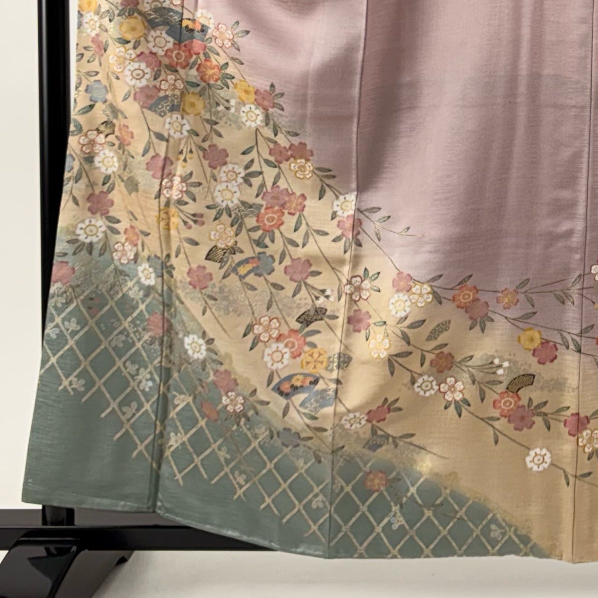 付下げ 身丈159.5cm 裄丈63.5cm S 袷 桜 扇面 金彩 ぼかし 薄紫 正絹