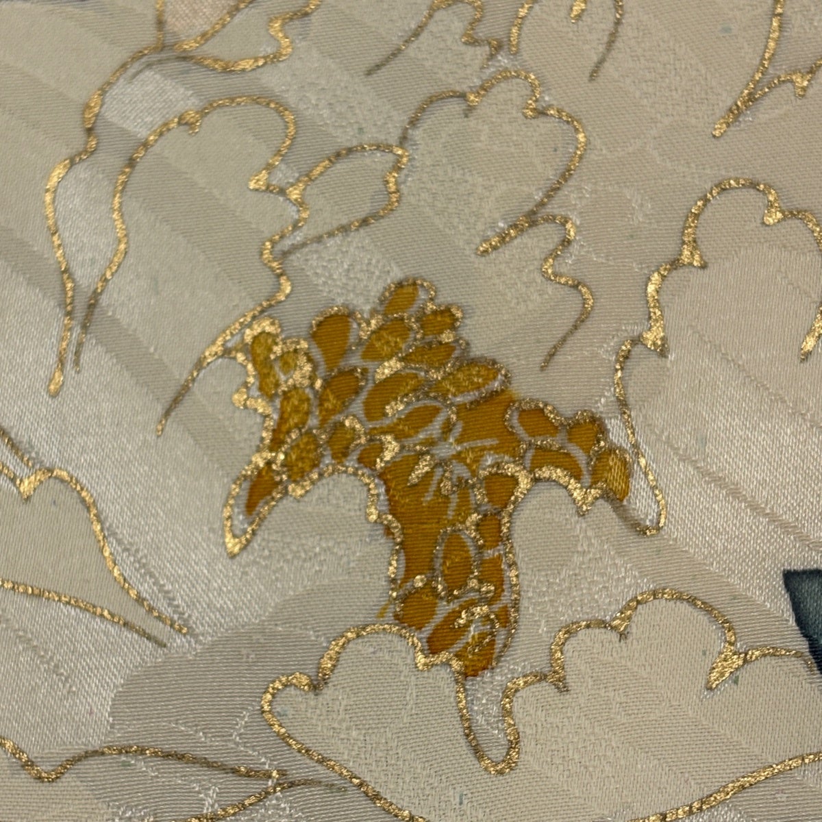 振袖 身丈165.5cm 裄丈63cm S 袷 孔雀 牡丹 刺繍 金彩 濃紫 正絹 秀品