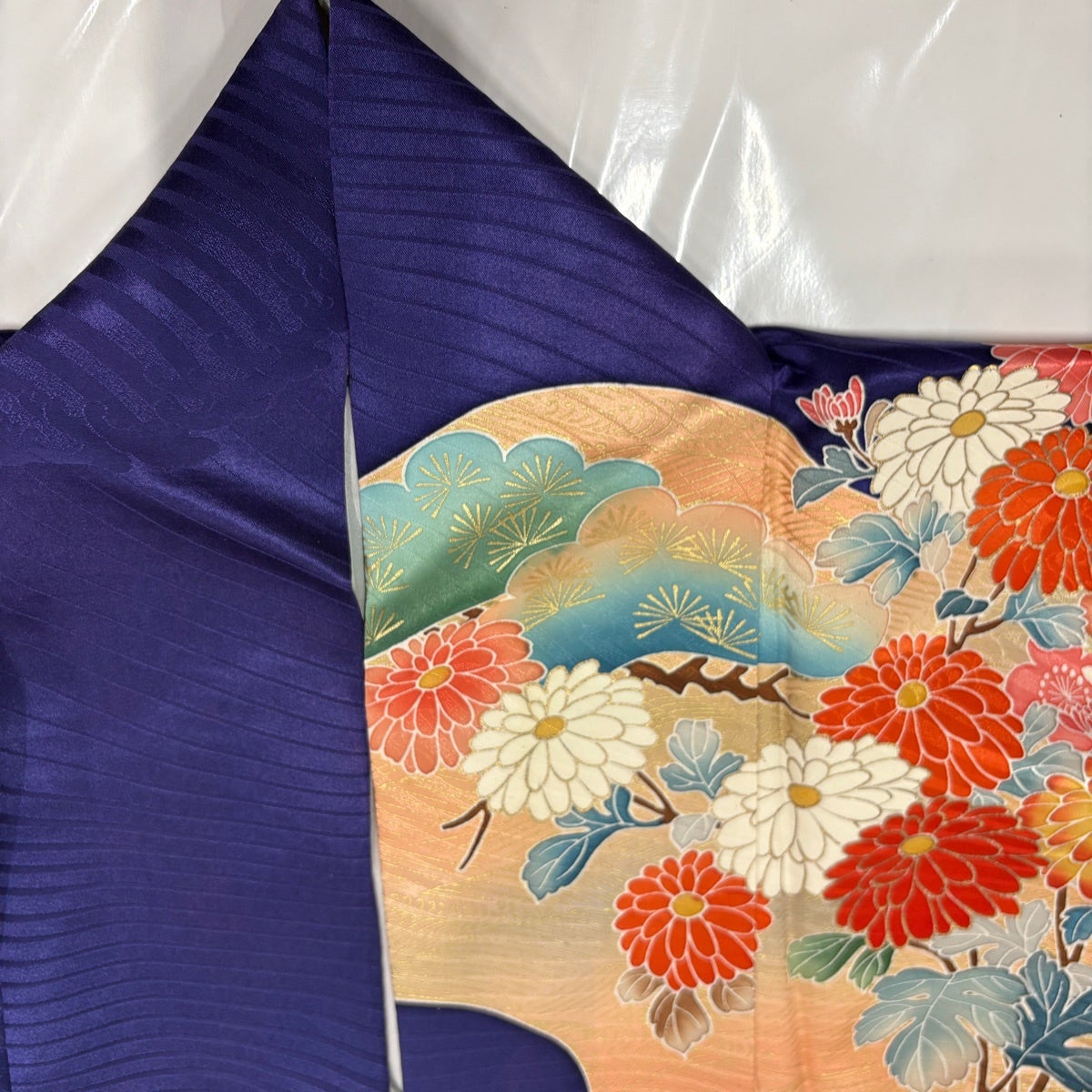 振袖 身丈165.5cm 裄丈63cm S 袷 孔雀 牡丹 刺繍 金彩 濃紫 正絹 秀品