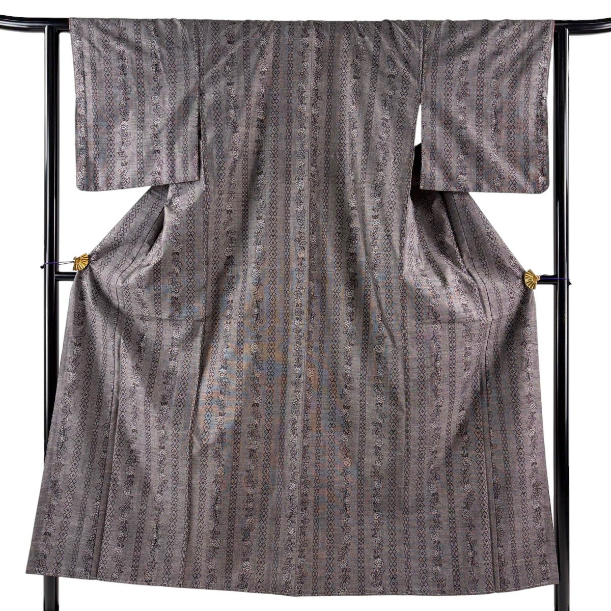 紬 身丈154cm 裄丈62cm S 袷 バチ衿 草花 黒 正絹 優品｜中古・古着