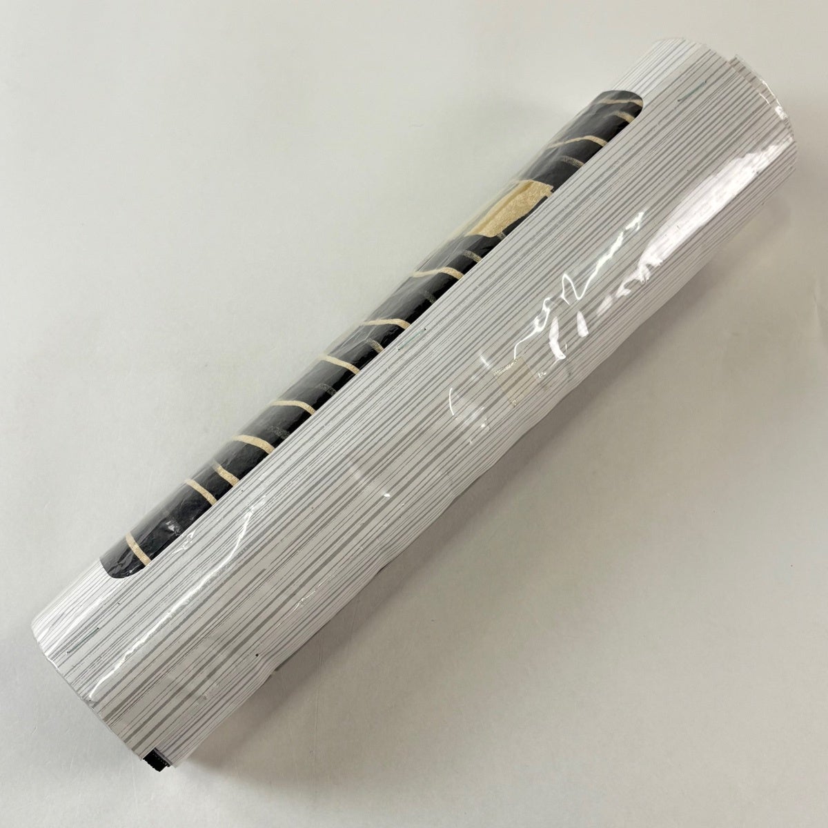 50%OFF 反物 秀品 小紋 山本寛斎 やまと よろけ縞 黒 正絹 K50｜中古