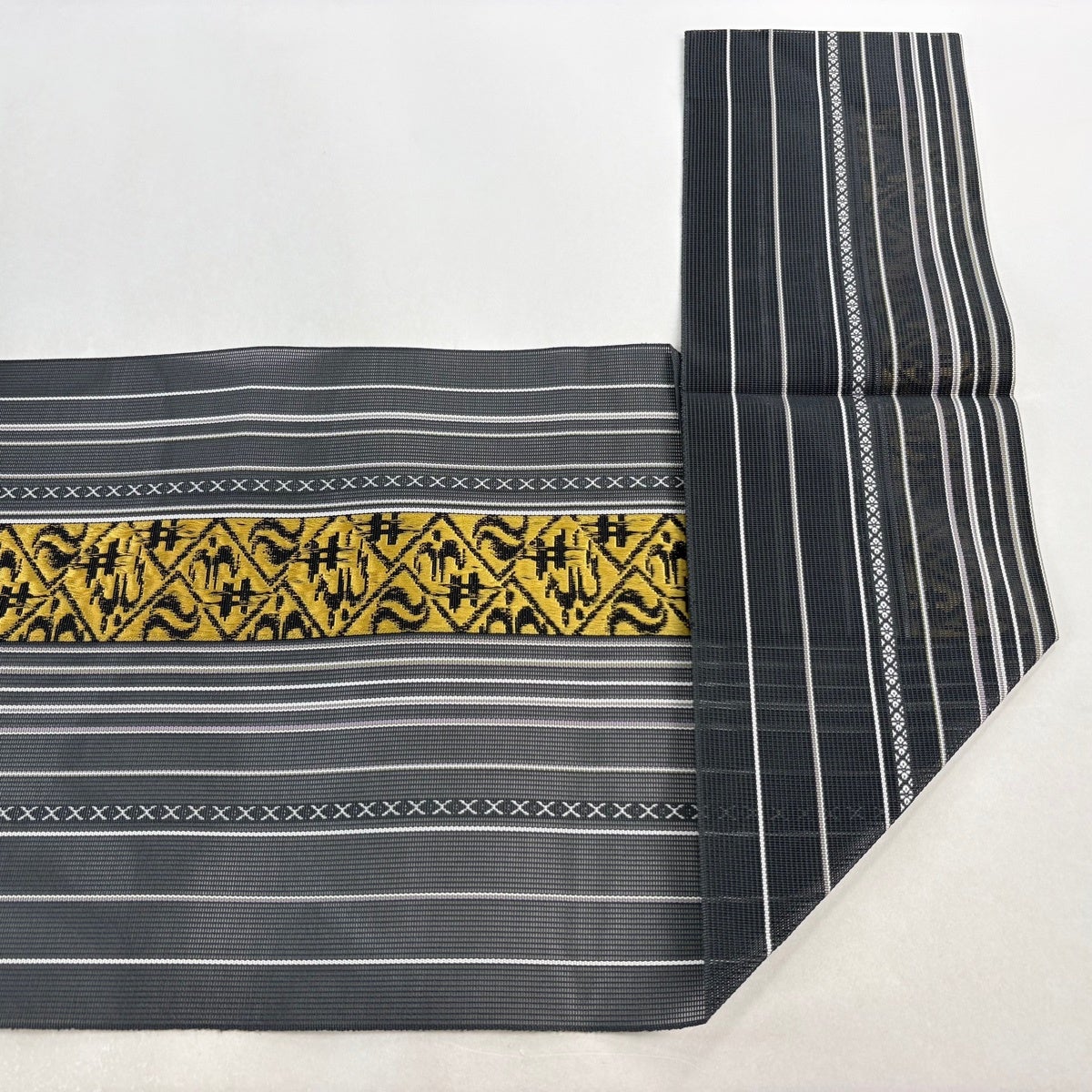 美品】 名古屋帯 逸品 夏帯 八寸名古屋帯 松葉仕立て 燕 縞 黒灰 正絹