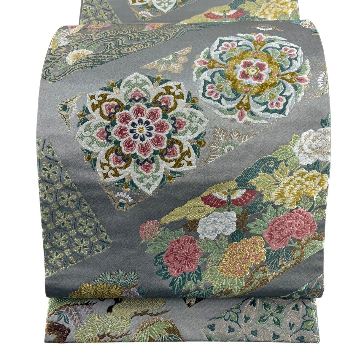 【マルシ　】色紙　草花柄　縮緬地　訪問着　華文　六通袋帯　4点セット 華文 訪問着｜バイセルオンライン 中古・リサイクル着物【公式】通販サイト