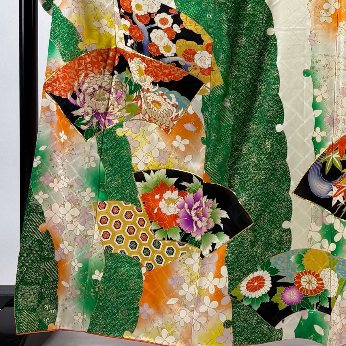 振袖 身丈165.5cm 裄丈62cm S 袷 扇面 牡丹 刺繍 金彩 緑 正絹 優品