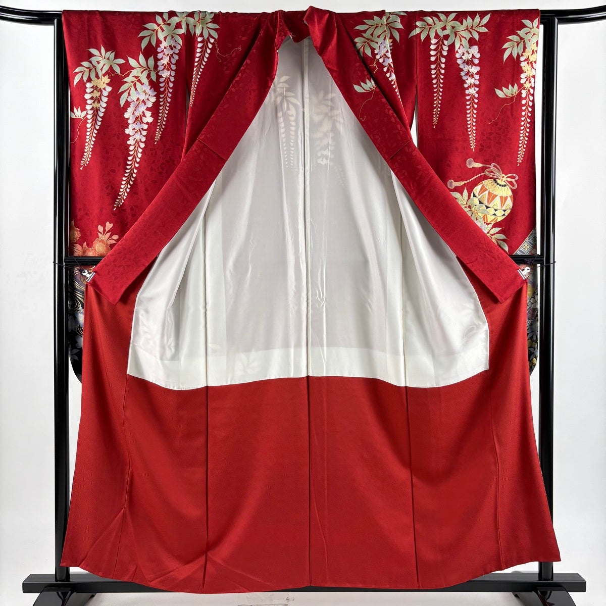 振袖 身丈157cm 裄丈64cm M 袷 鈴 藤 金糸 金彩 赤 正絹 秀品｜中古
