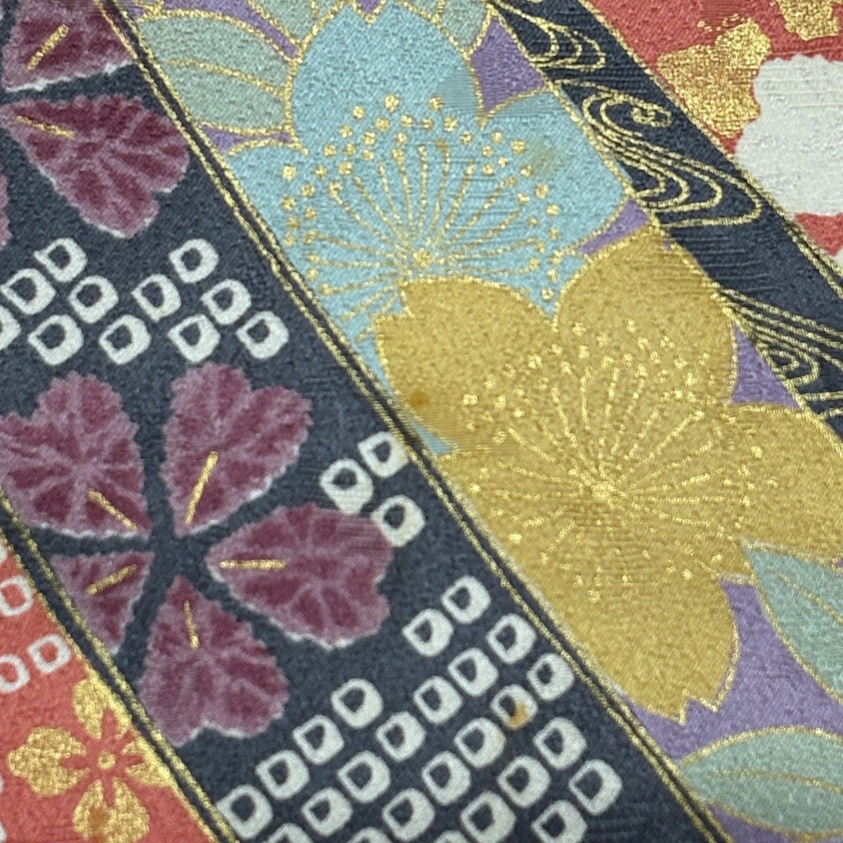 振袖 身丈157cm 裄丈64cm M 袷 鈴 藤 金糸 金彩 赤 正絹 秀品｜中古