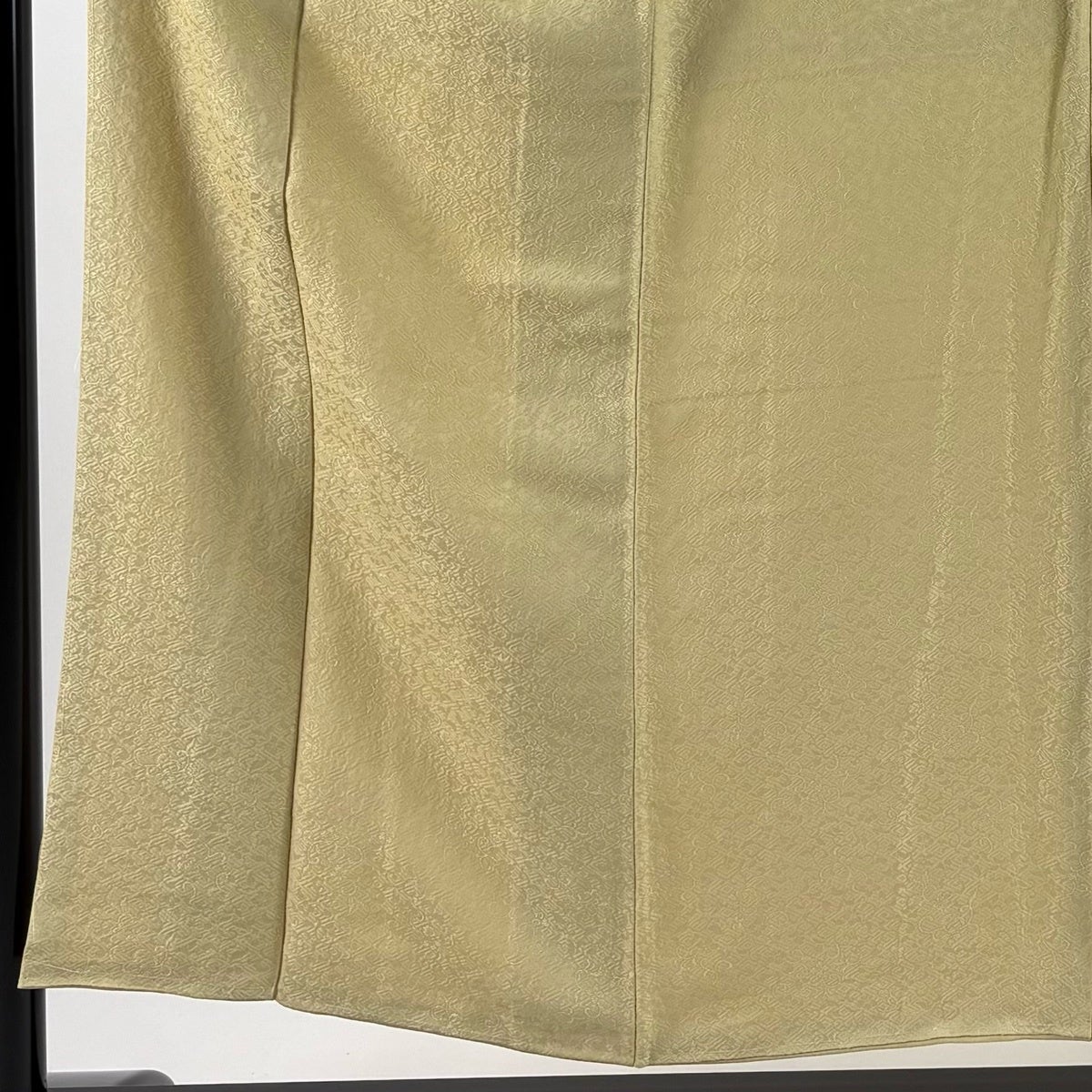 美品】 色無地 身丈153cm 裄丈61cm S 袷 地紋 ベージュ 正絹 秀品 一つ