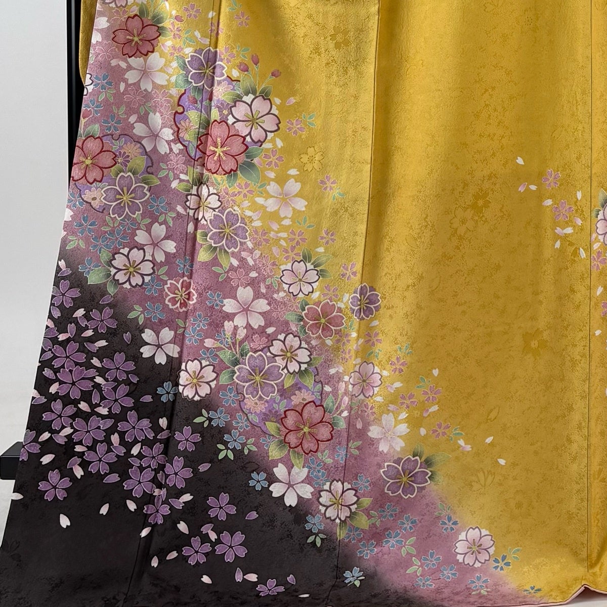 美品】 振袖 身丈174cm 裄丈69.5cm L 袷 桜 雪輪 金彩 染め分け 山吹色
