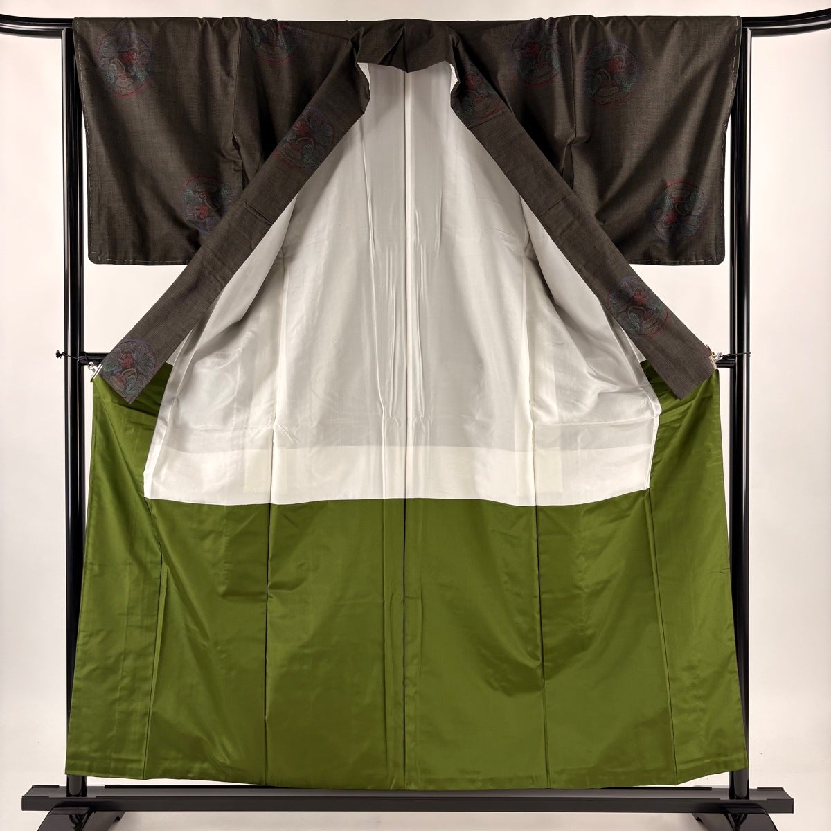 美品】 紬 身丈158cm 裄丈65cm M 袷 葉と実 深緑 正絹 秀品｜中古