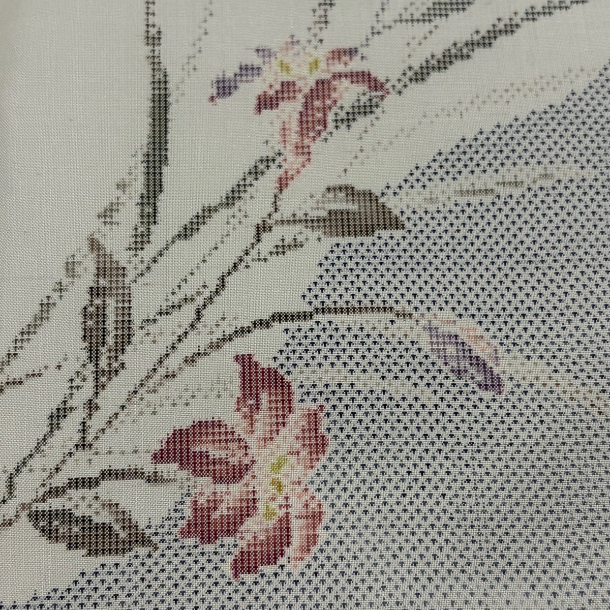 美品】 紬 身丈162cm 裄丈64cm M 単衣 草花 灰白 正絹 秀品｜中古