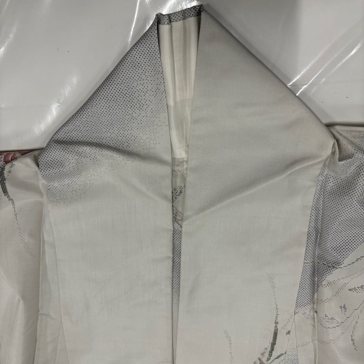 美品】 紬 身丈162cm 裄丈64cm M 単衣 草花 灰白 正絹 秀品｜中古