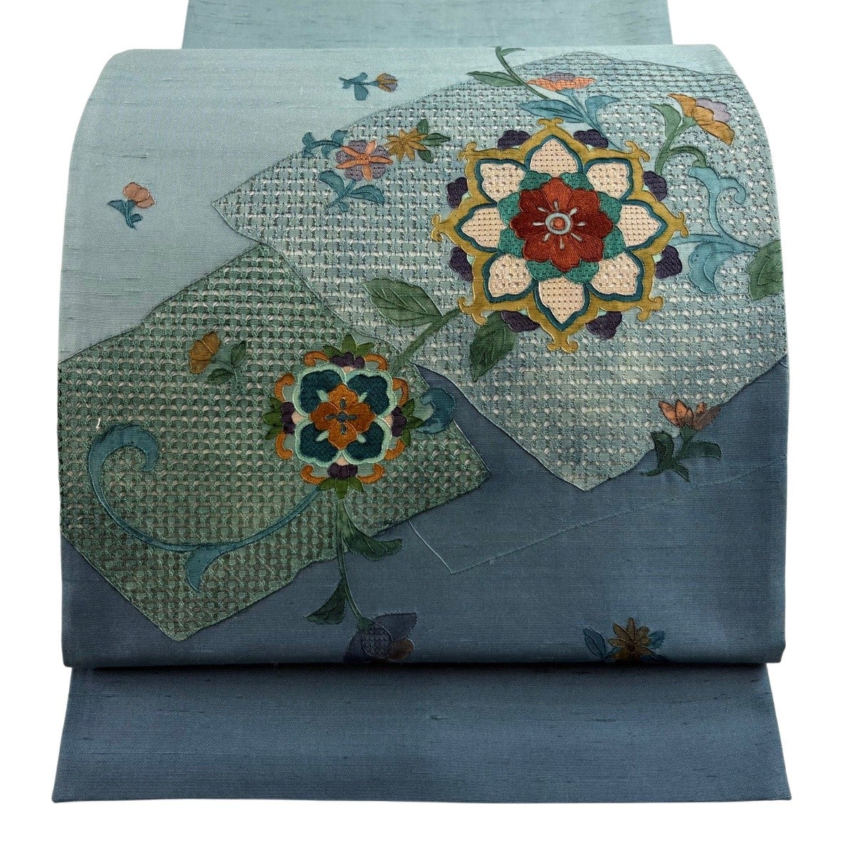 美品】 袋帯 秀品 雲文 草花 汕頭刺繍 赤茶 お太鼓柄 正絹｜中古・古着