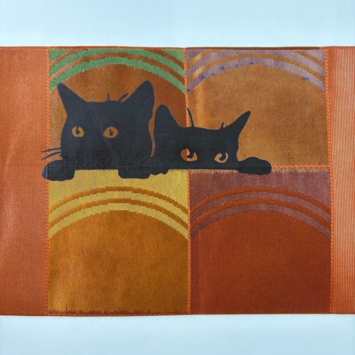 美品】 名古屋帯 名品 関西仕立て 猫 市松 箔 赤茶 正絹｜中古・古着