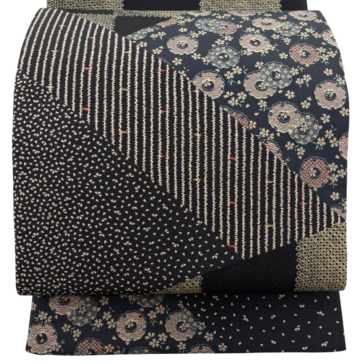 美品】 袋帯 秀品 雪輪 桜 絞り 黒 お太鼓柄 正絹｜中古・古着
