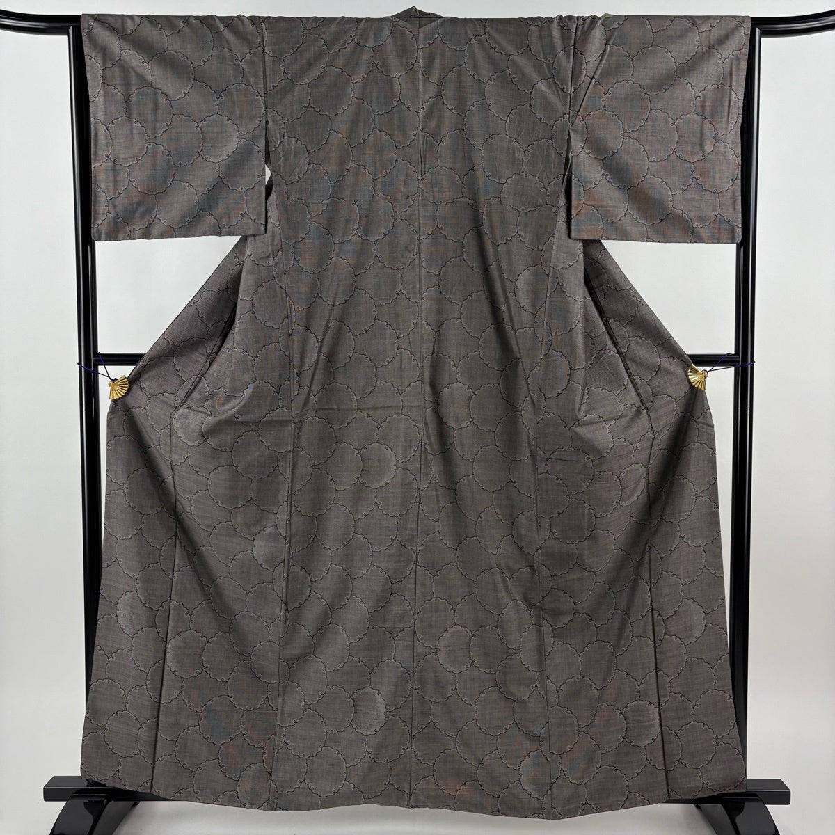 紬 身丈160cm 裄丈65cm M 袷 草花 縦縞 灰白 正絹 秀品｜中古・古着