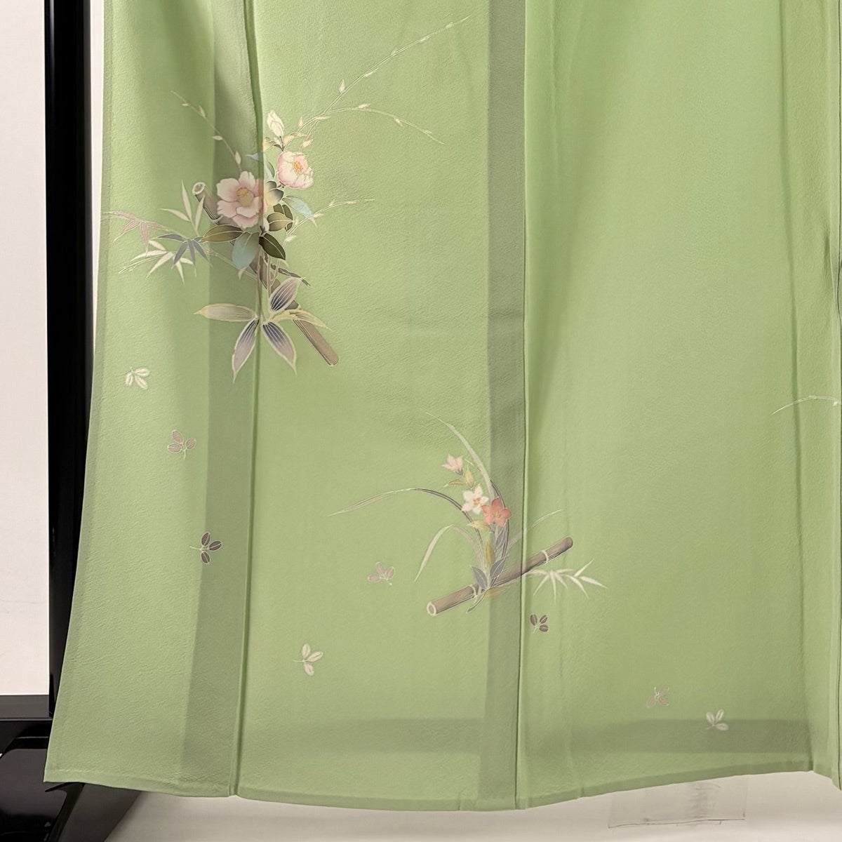 付下げ 身丈165.5cm 裄丈67.5cm L 単衣 竹 草花 薄緑 正絹 秀品｜中古