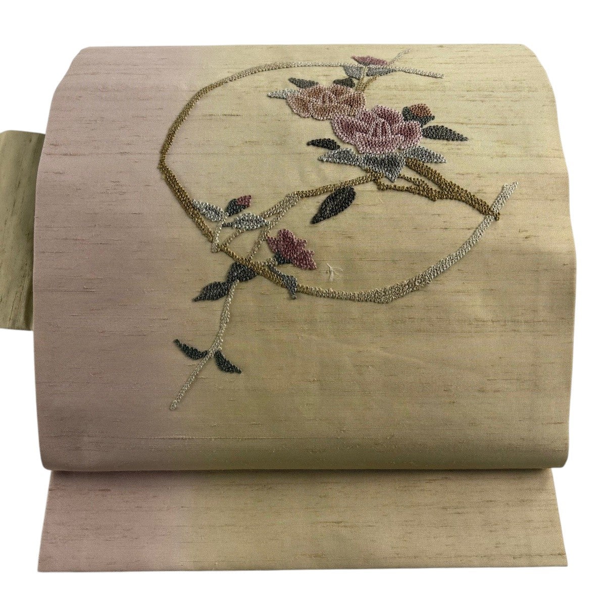 名古屋帯　相良刺繍　ベージュ 美品】 名古屋帯 秀品 紬地 枝花 相良刺繍 ベージュ 正絹｜中古・古着