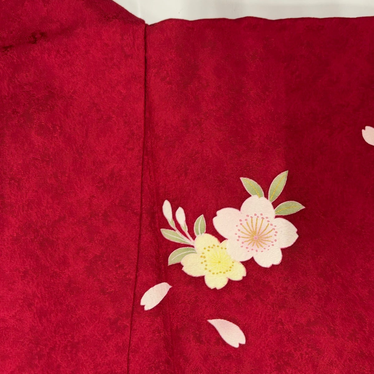 美品】 振袖 身丈164.5cm 裄丈65cm M 袷 桜 手鞠 金彩 箔 赤 正絹 秀品