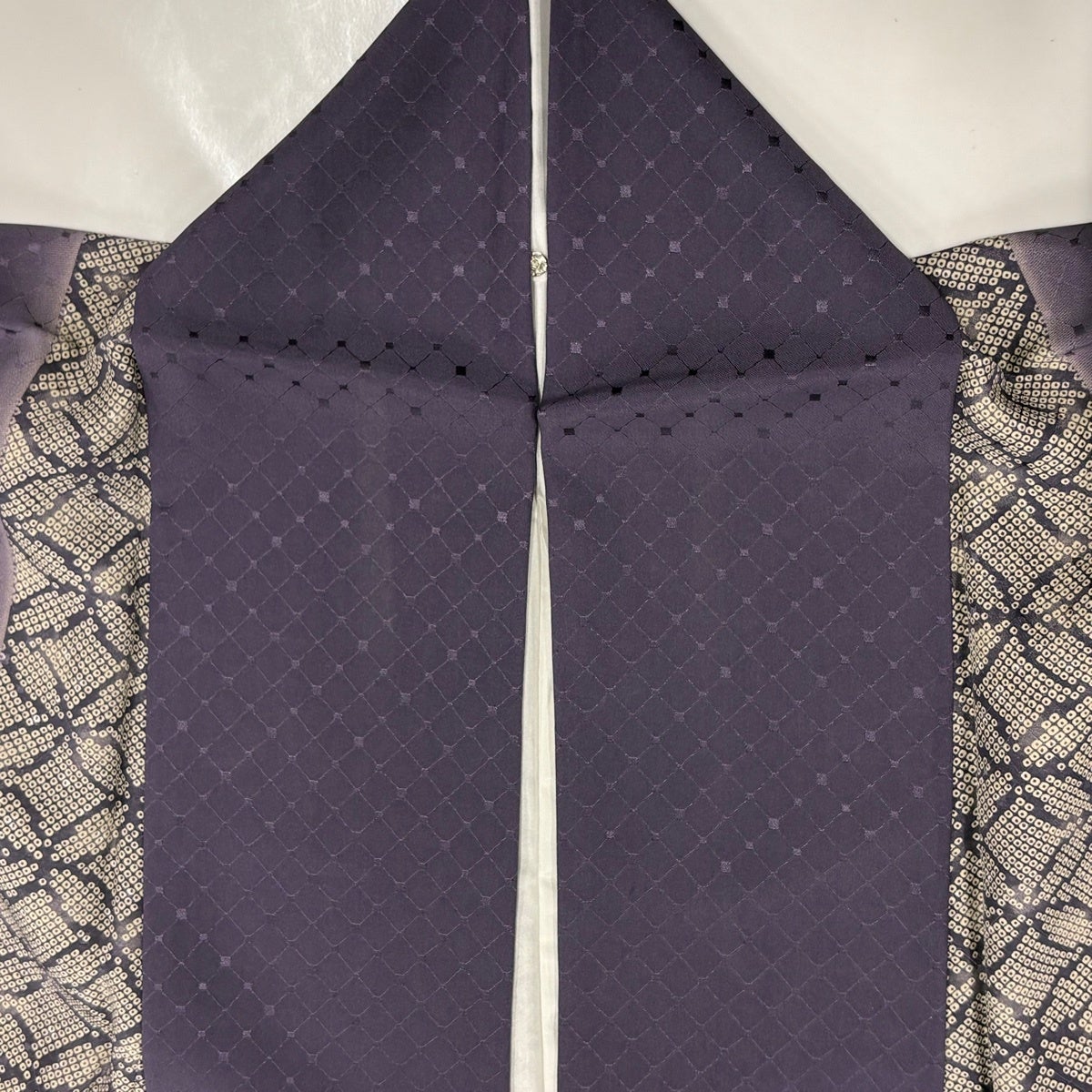 美品】 小紋 身丈164.5cm 裄丈64.5cm M 袷 七宝 疋田柄 ぼかし 紫 正絹