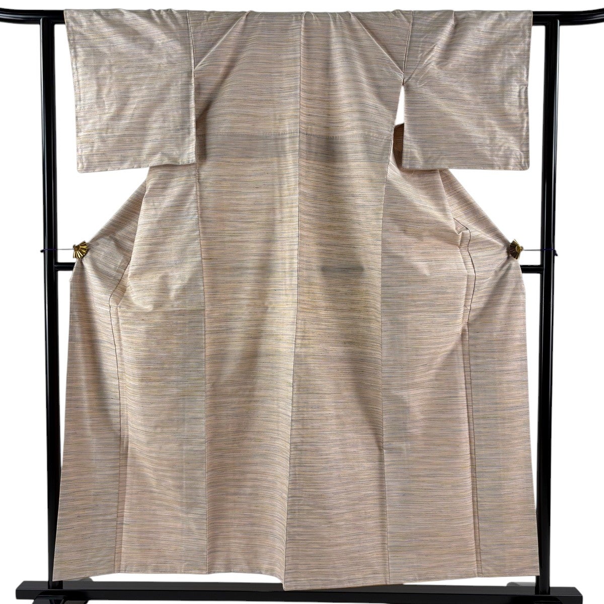 美品】 紬 身丈156cm 裄丈61.5cm S 袷 縞 薄ピンク 正絹 秀品｜中古