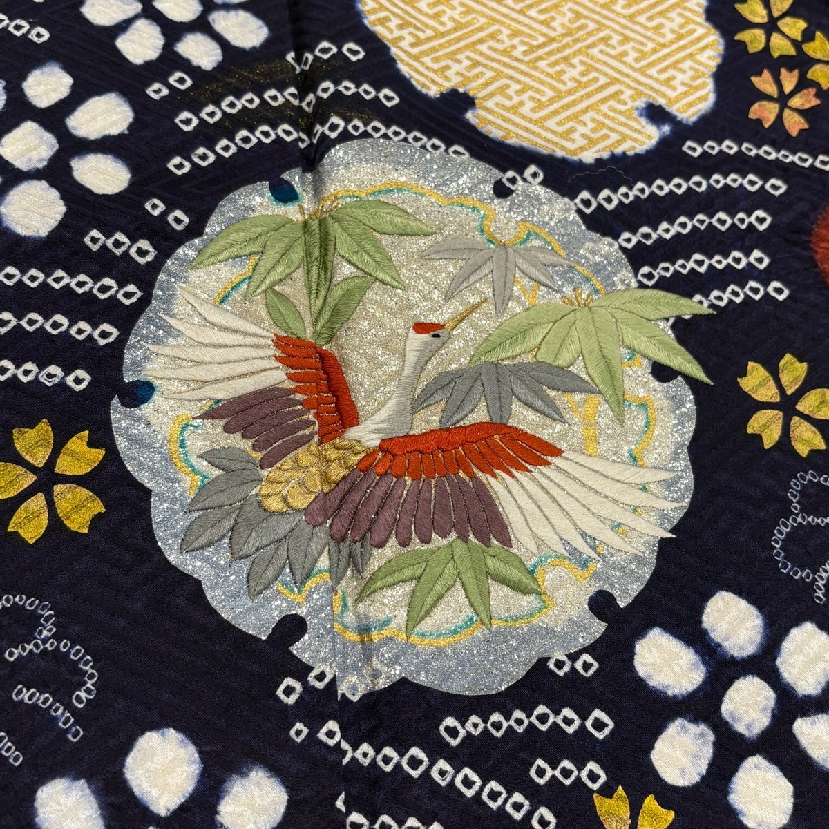 美品】 振袖 身丈162cm 裄丈62.5cm S 袷 鶴 雪輪 刺繍 絞り 赤茶 正絹