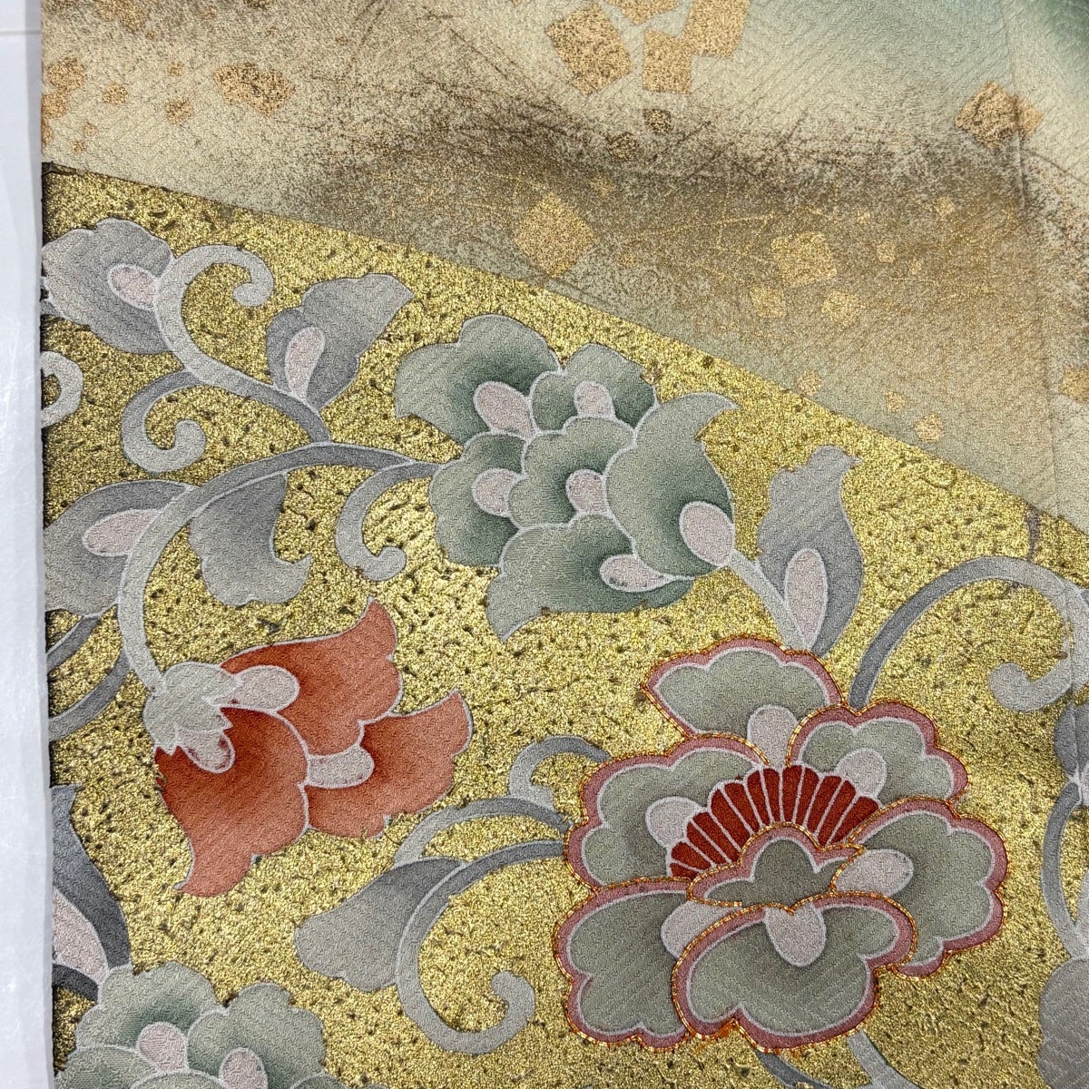 訪問着 身丈167cm 裄丈62.5cm S 袷 花唐草 箔ちらし 金糸 金彩 薄緑