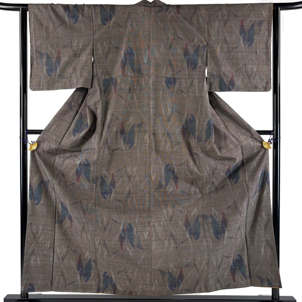 美品】 大島紬 身丈159.5cm 裄丈63cm S 袷 純泥染 証紙あり 蝶 焦茶色
