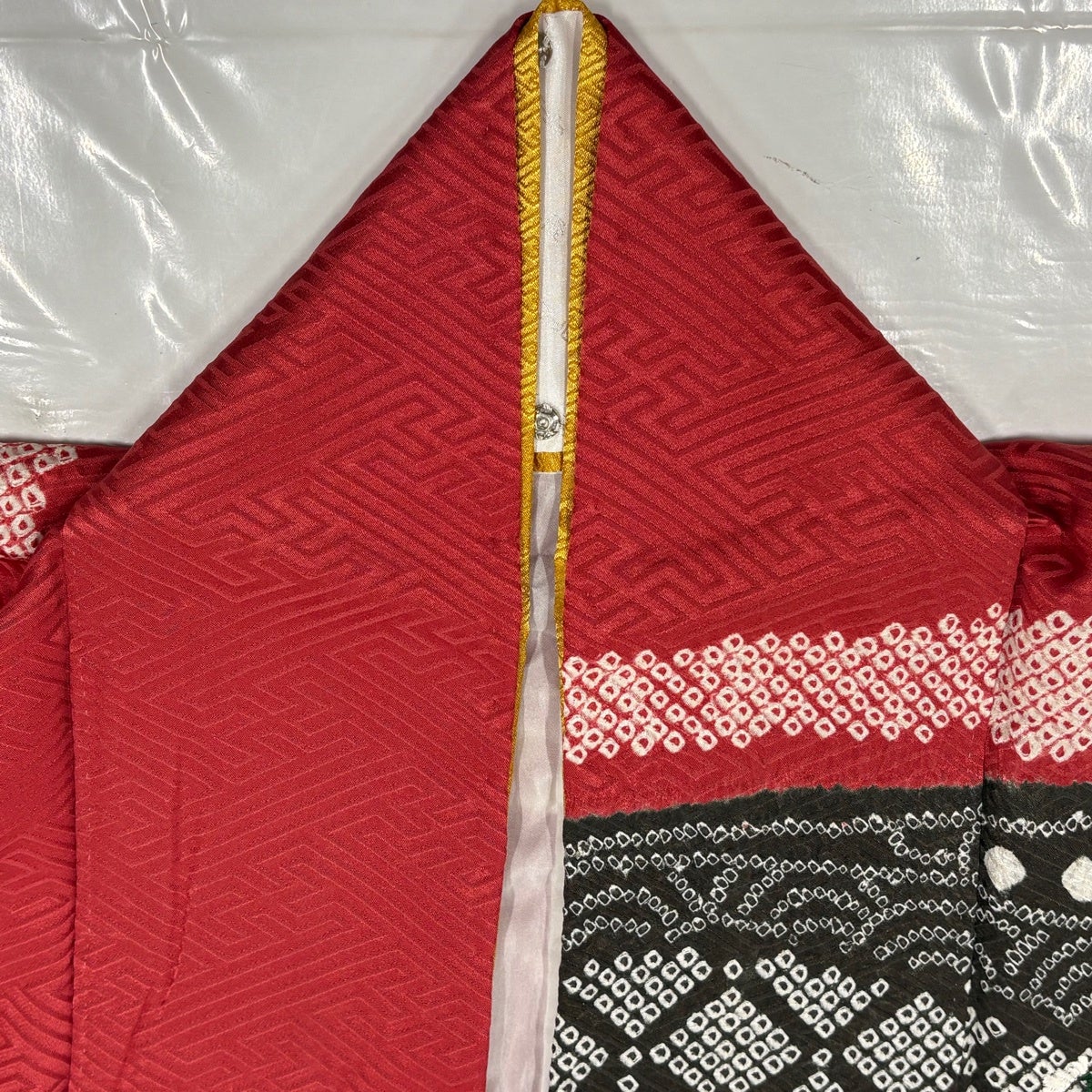 美品】 振袖 身丈154cm 裄丈63cm S 袷 花扇 熨斗 刺繍 絞り 濃ピンク