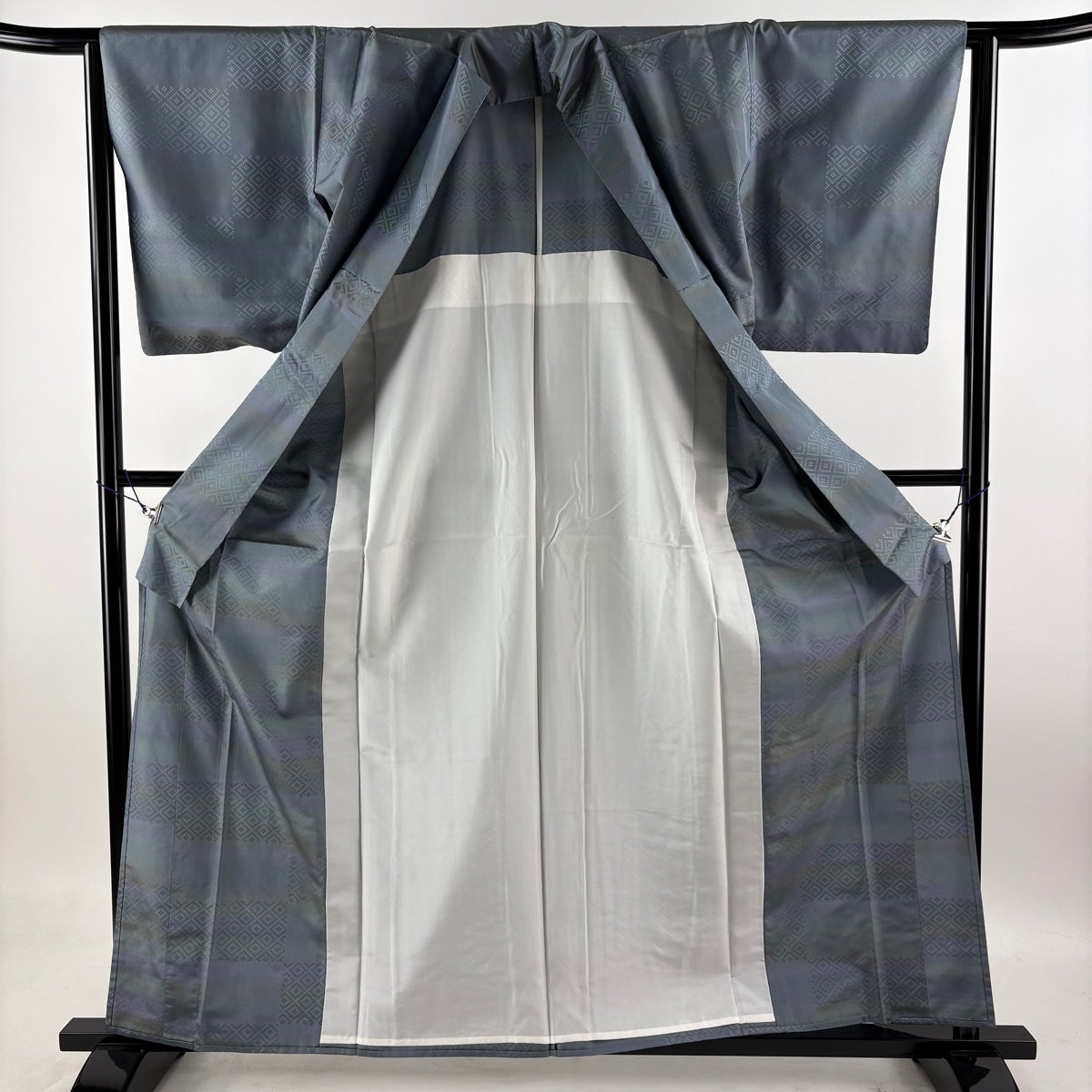 紬 身丈162cm 裄丈63cm S 単衣 市松模様 菱 花織 灰緑 正絹 秀品｜中古