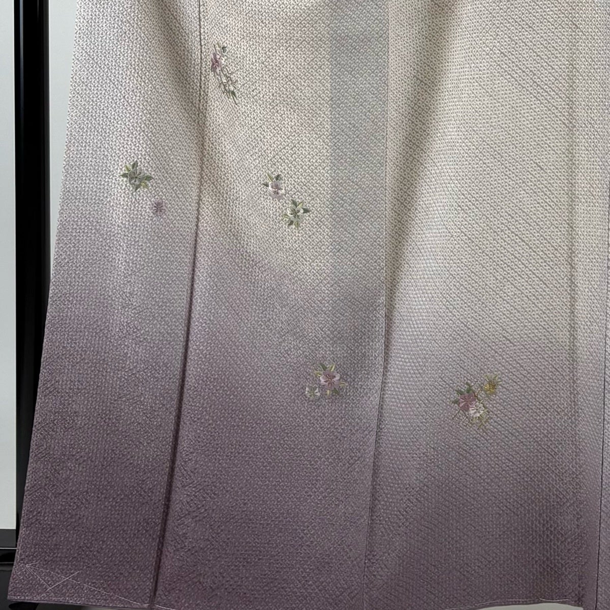付下げ 身丈163.5cm 裄丈68cm L 袷 草花 刺繍 絞り 薄紫 正絹 秀品