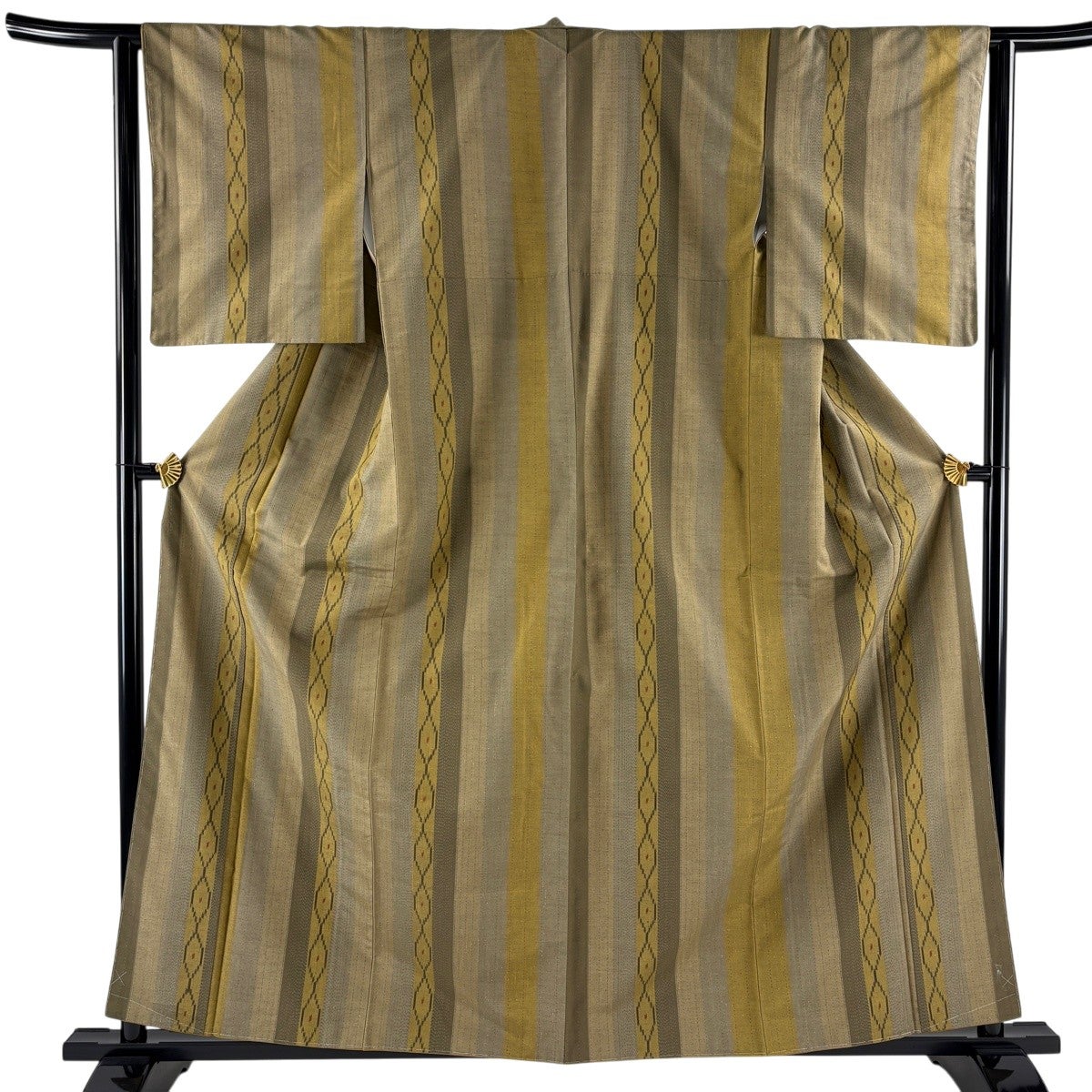 美品】 紬 身丈160cm 裄丈63cm S 袷 縞 幾何学 茶緑色 正絹 優品｜中古