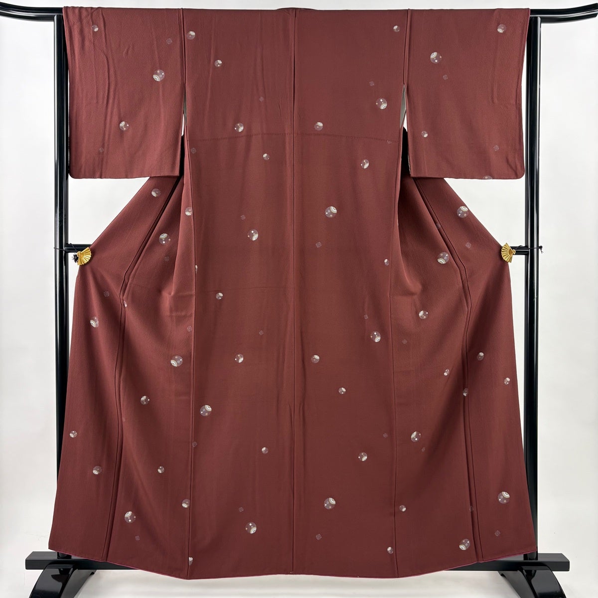 11. 小紋　袷　正絹　モダン　幾何学紋様　未使用　極美品 小紋 身丈162cm 裄丈67.5cm L 袷 雪輪 幾何学模様 縮緬 黒 正絹 秀品
