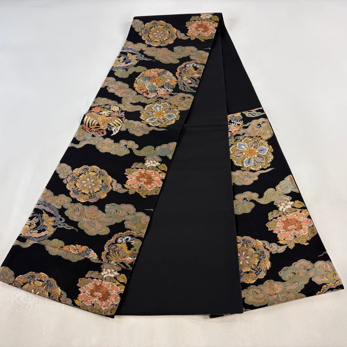 ビー子様　袋帯　正絹　黒地　美品 美品】 袋帯 秀品 東照宮 雲海天象文 金糸 黒 六通 正絹｜中古・古着