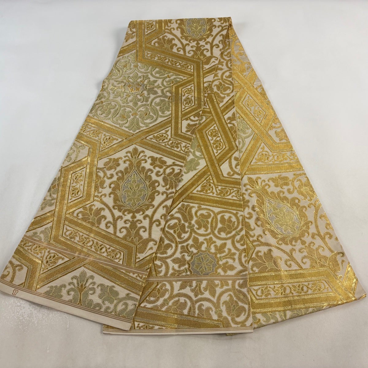 丸帯 秀品 落款あり 関西仕立て 川島織物 華文 草花 金銀糸 箔 金色 全