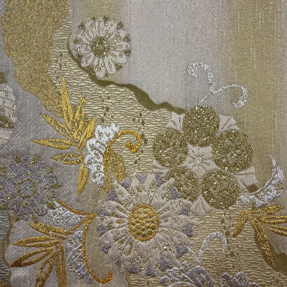 美品】 袋帯 秀品 草花 箔 金銀糸 ベージュ 六通 正絹｜中古・古着