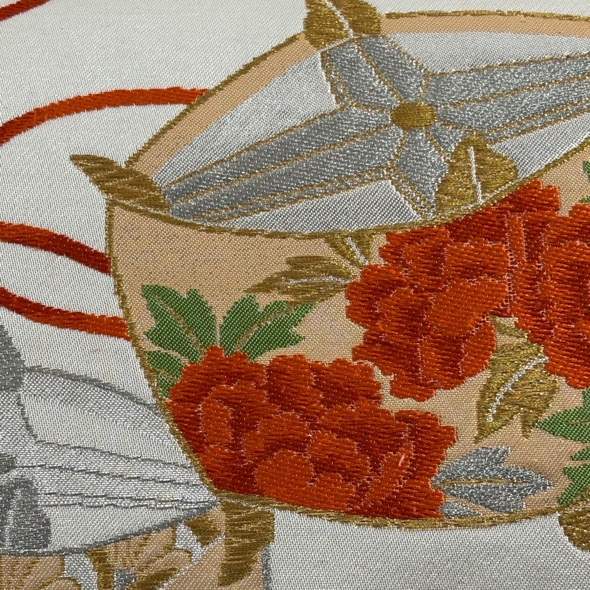 名古屋帯 優品 やまと 糸巻き 牡丹 金銀糸 箔 灰白 正絹｜中古・古着