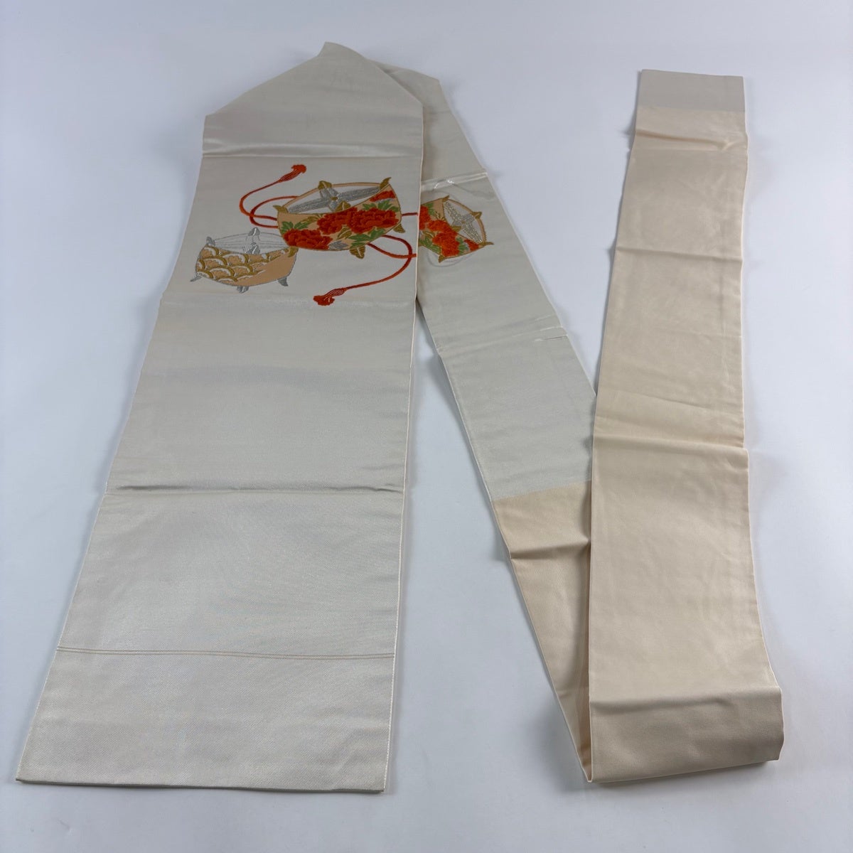 名古屋帯 優品 やまと 糸巻き 牡丹 金銀糸 箔 灰白 正絹｜中古・古着