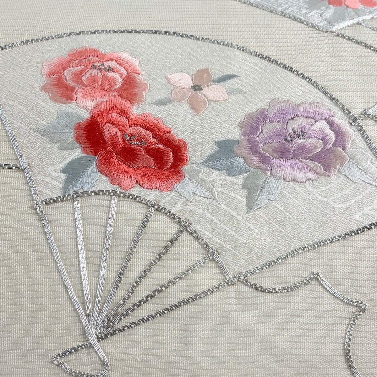 名古屋帯 優品 夏帯 絽 扇 草花 銀糸 箔 ベージュ 正絹｜中古・古着