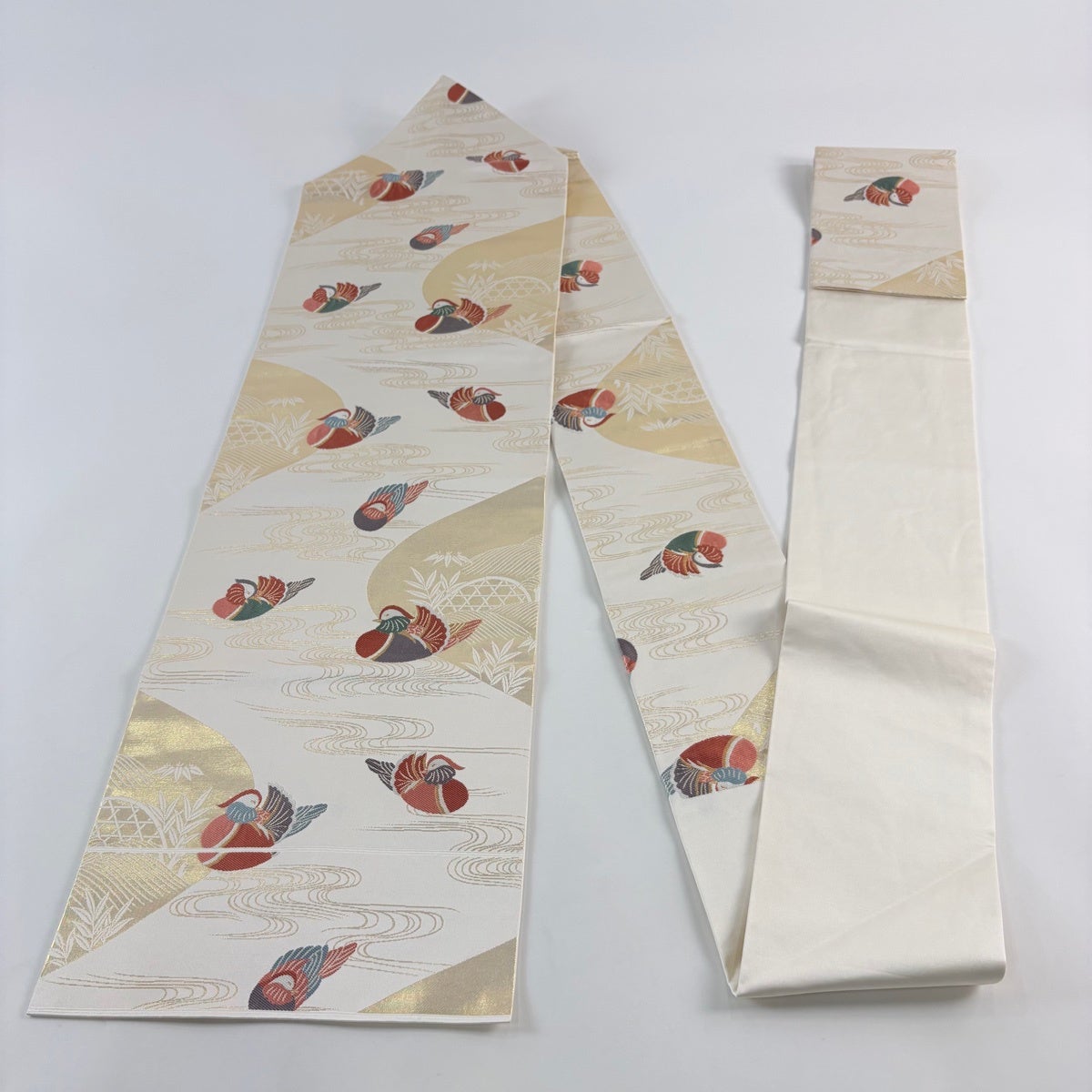 名古屋帯 優品 関西仕立て 鴛鴦 流水 箔 金糸 クリーム 正絹｜中古