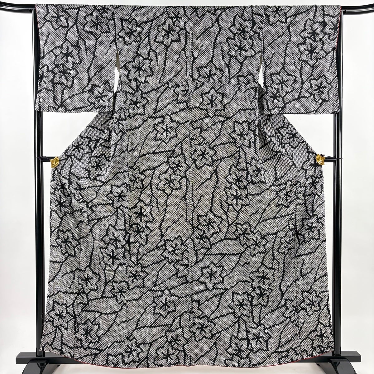 小紋 着物 中古 正絹 袷 カジュアル 花模様 桜散らし 黒色 身丈153cm 裄64cm SA きもの北條 A1220-4 特選 大島紬 着物 中古 正絹 袷 カジュアル 花模様 ねじり菊 黒色 焦