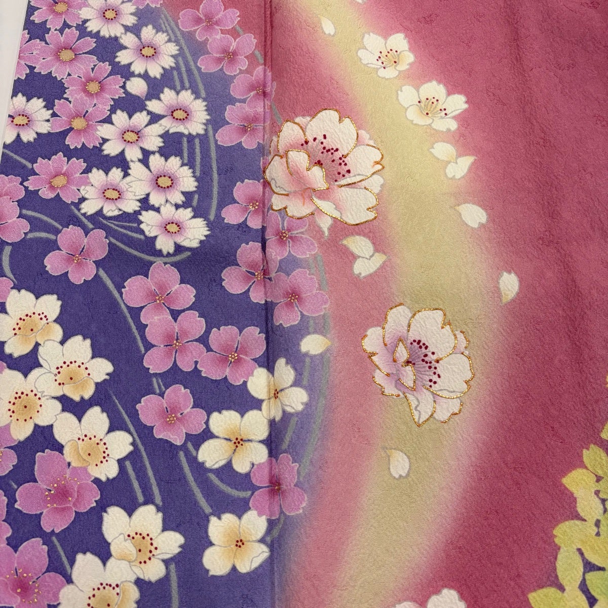 付け下げ　金駒刺繍　桜　花吹雪　花びら　ぼかし染　着物　035k 振袖 身丈163.5cm 裄丈67.5cm L 袷 桜 花びら 金糸 ぼかし ピンク 正絹