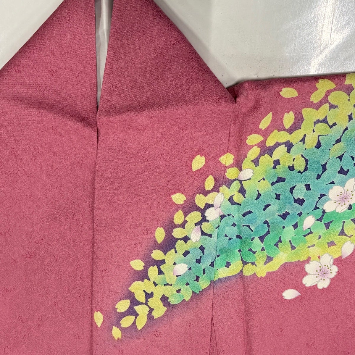 振袖 身丈163.5cm 裄丈67.5cm L 袷 桜 花びら 金糸 ぼかし ピンク 正絹