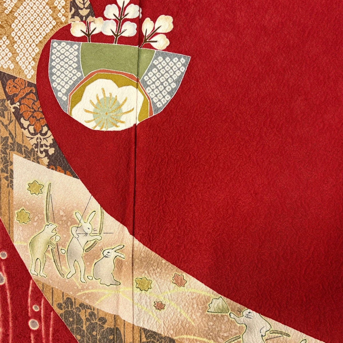 美品】 振袖 身丈159cm 裄丈68cm L 袷 鳥獣戯画 草花 金彩 赤 正絹 秀