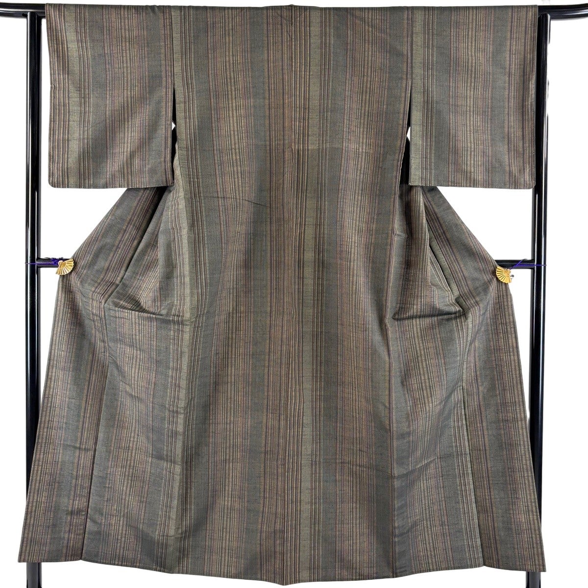 美品】 紬 身丈157.5cm 裄丈62cm S 単衣 燕 縦縞 ベージュ 正絹 秀品