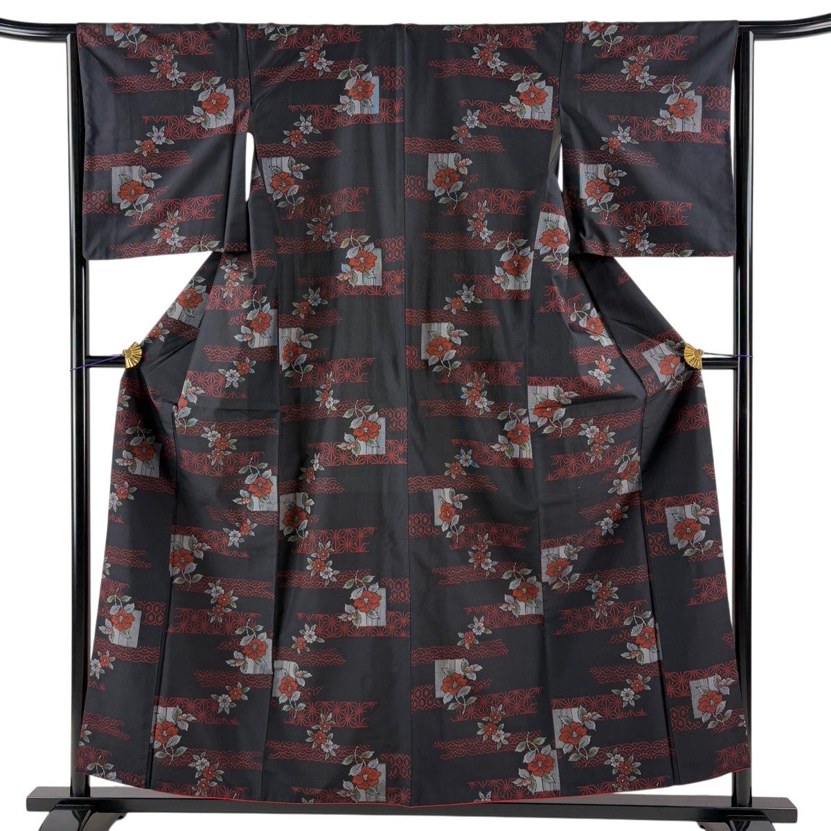 美品】 紬 身丈156cm 裄丈64.5cm M 袷 アンサンブル 椿 有職文様 黒