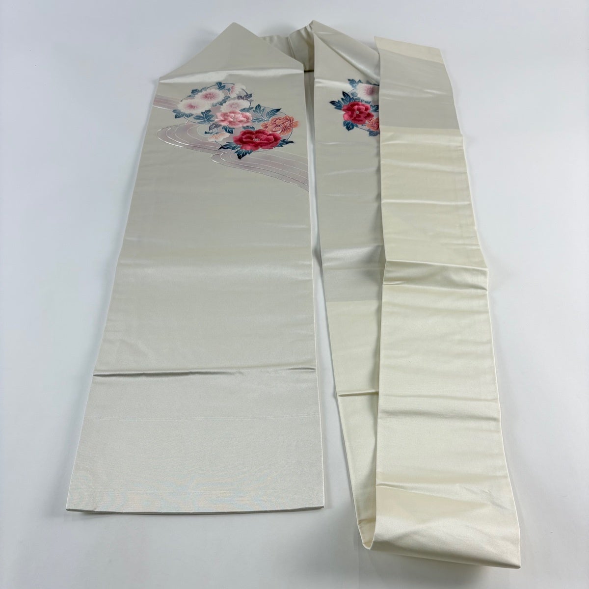 美品】 名古屋帯 優品 関西仕立て 牡丹 菊 銀糸 刺繍 銀色 正絹｜中古