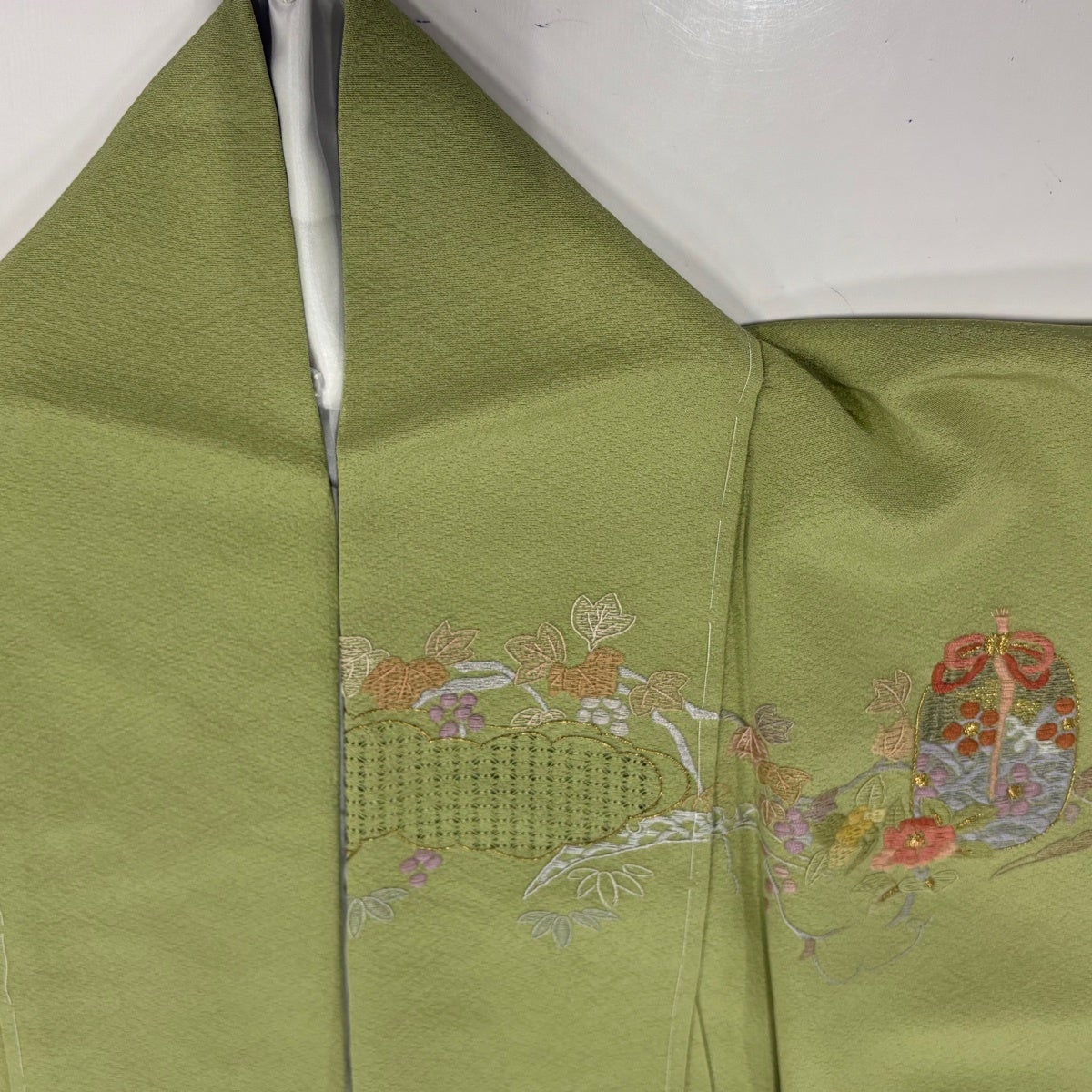 訪問着 身丈156cm 裄丈66.5cm M 袷 御所車 花鳥 刺繍 金糸 薄緑 正絹
