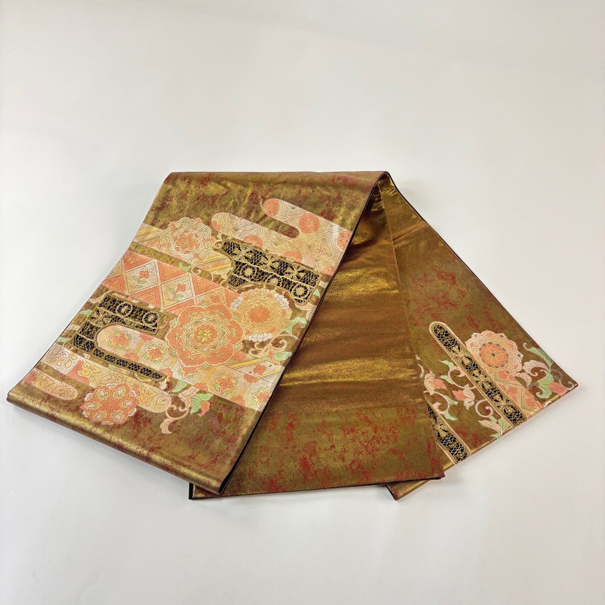 在庫一掃】 【美品】 袋帯 名品 華文 草花 箔 金銀彩 金色 お太鼓柄
